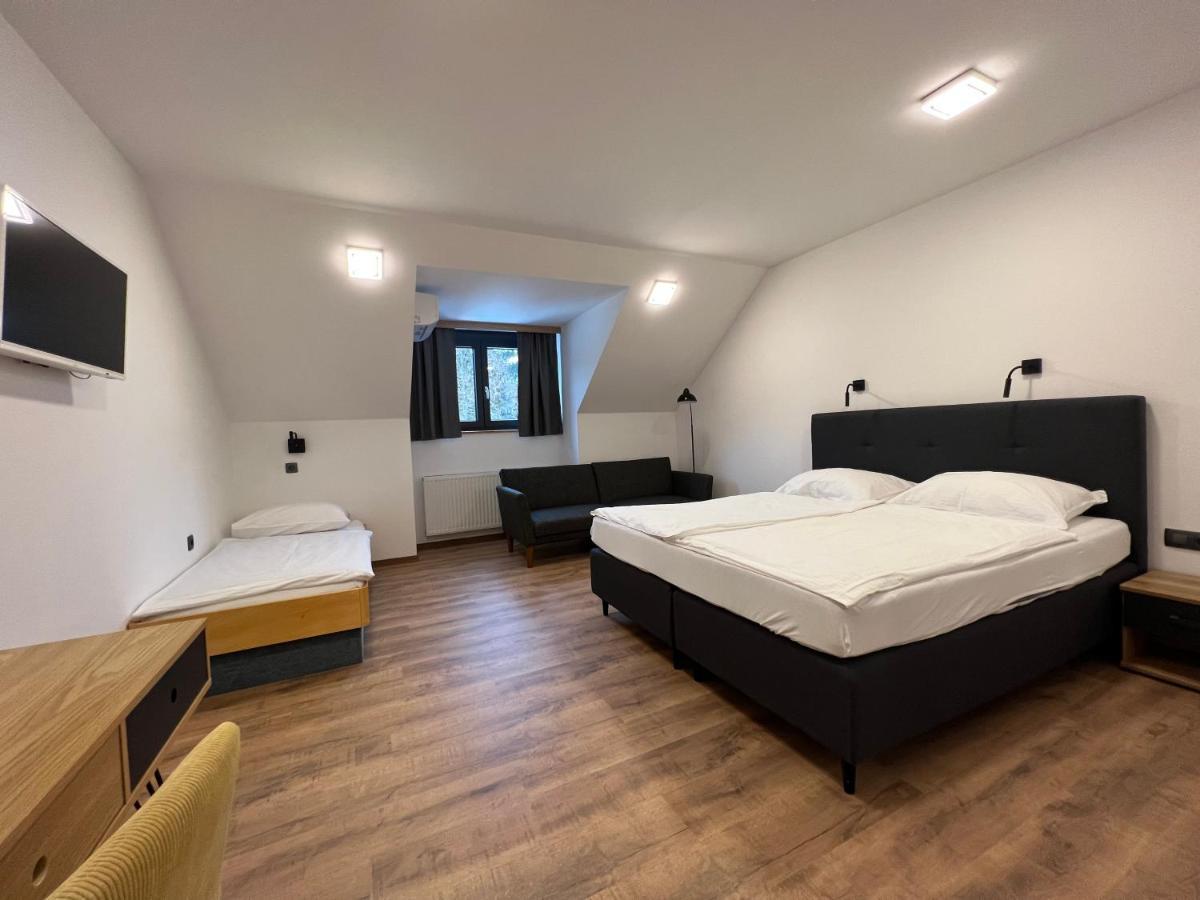 Kozjanski Dvor Podcetrtek Ngoại thất bức ảnh